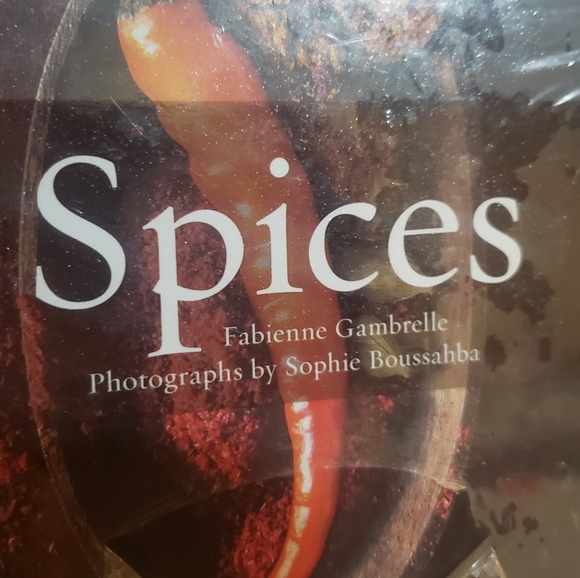 Spices by Fabienne Gambrelle Photographs by Sophie Boussahba - Picture 3 of 5